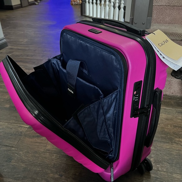 Calpak Front Pocket Carry On Luggage - Voyagr Collection - BRAND NEW - Picture 5 of 10